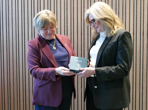 Mary Butler og Alma D. Möller