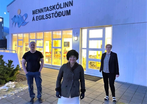 Árni Ólason skólameistari ME, Lilja Alfreðsdóttir mennta- og menningarmálaráðherra og Bergþóra Hlín Arnórsdóttir áfangastjóri ME.