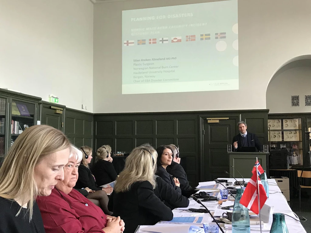 Stian kynnir samstarf Norðurlandaþjóðanna á fundi í Safnahúsinu