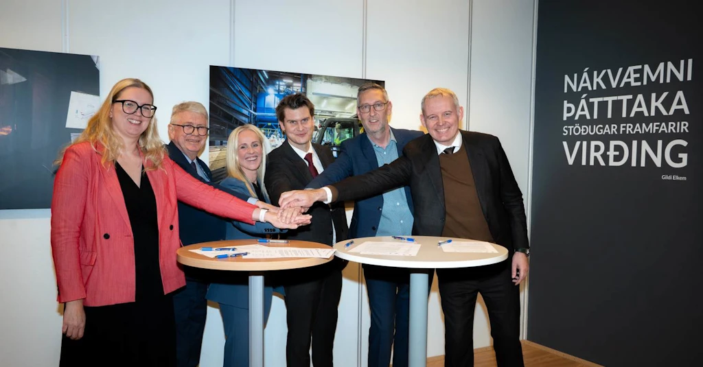 Yfirlýsingin var undirrituð af umhverfis-, orku- og loftslagsráðherra og fulltrúum Elkem Ísland, Þróunarfélags Grundartanga og Orkuveitunnar, ásamt dótturfélögunum Orku náttúrunnar og Carbfix. 