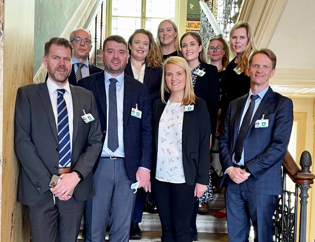 Sendinefnd Íslands og Harald Aspelund, sendiherra í Genf.