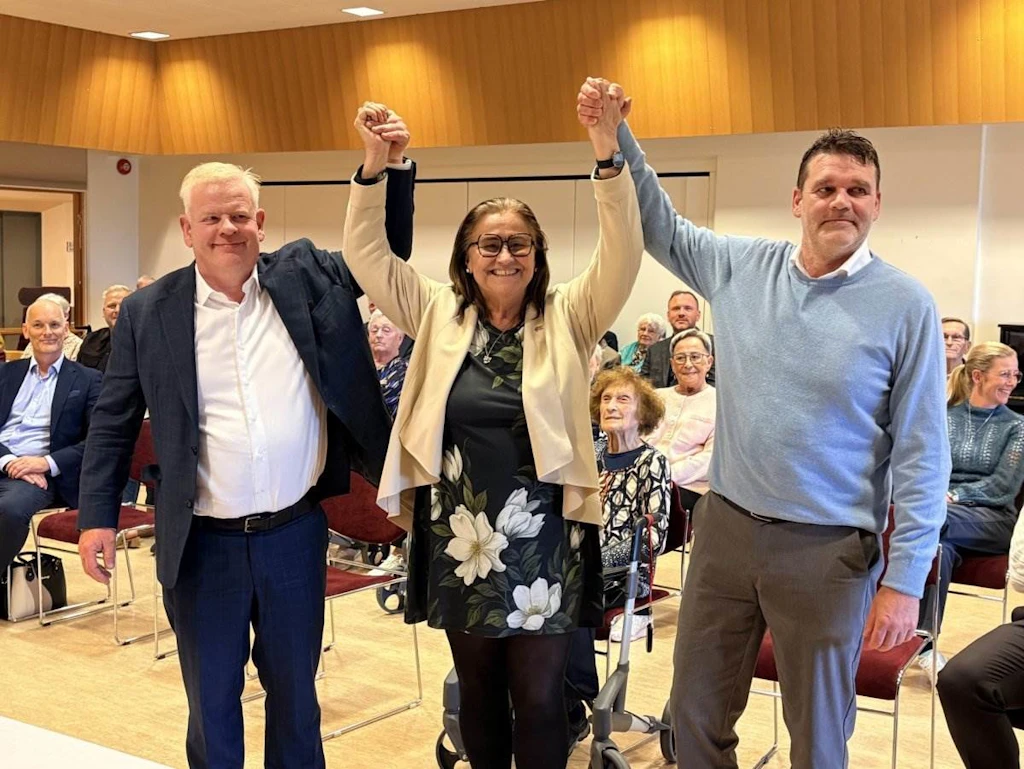 Áfanganum fagnað. Haraldur Benediktsson, oddviti sveitarstjórnar í Hvalfjarðarsveit, Inga Sæland og Steinar Adolfsson, starfandi bæjarstjóri á Akranesi.