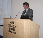 Guðbjartur Hannesson, félags- og tryggingamálaráðherra, ávarpar samráðsfundinn.
